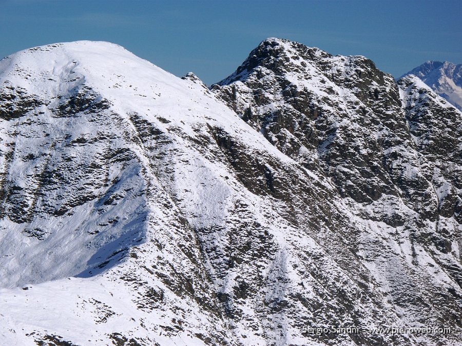 09 La cresta da percorrere col Pizzo Rotondo.JPG